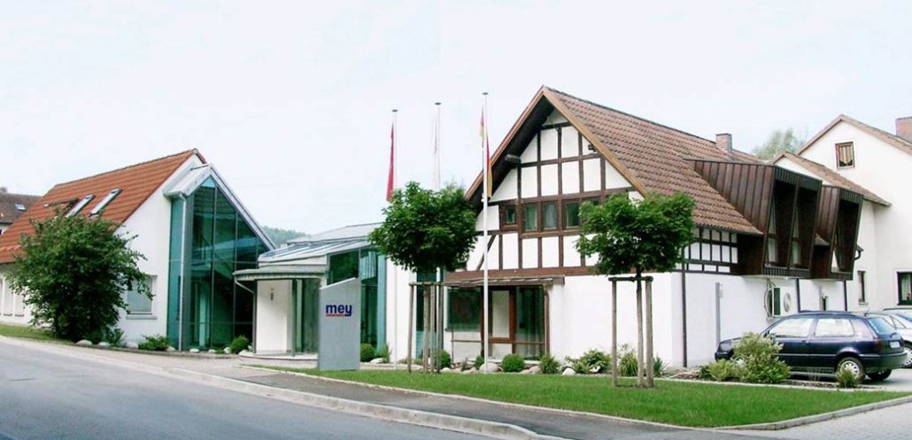 historie-03-eingang-meychair-1024x494.jpg
